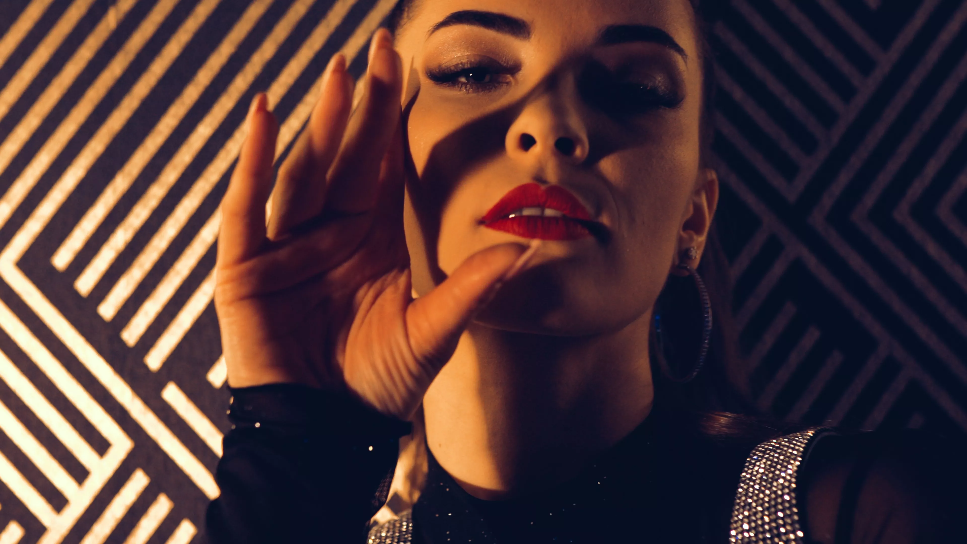 Uwielbiany zespół disco polo zdradza kulisy swojej premierowej produkcji! W klipie zespołu News wystąpiła popularna modelka i znani Dj-e! 